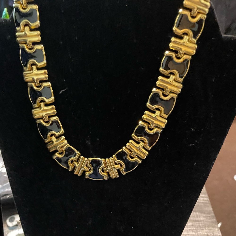 Elegant Gold and Black Necklace